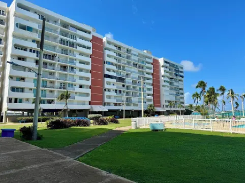 Private Island 1BR Condo with Oceanview, Pool View, 500MB WiFi & A/C