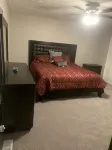 Spacious 4 bathroom house quiet neighborhood