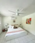 Marie's Oceanfront Condo-1bdrm-3 Pools