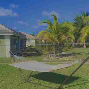 Delva’s Place-Gated 3 bedroom - Pet Friendly Hotel Exterior