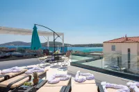 Villa Ocean view 1, unlimited sunsets with view to the harbour Marina Frappa