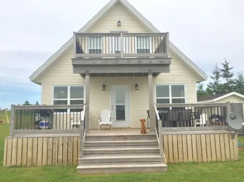Waterfront Cottage Rental - Hardingdale Cottage