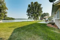 Take a Break at Lakeside Acres on Lake Sinissippi