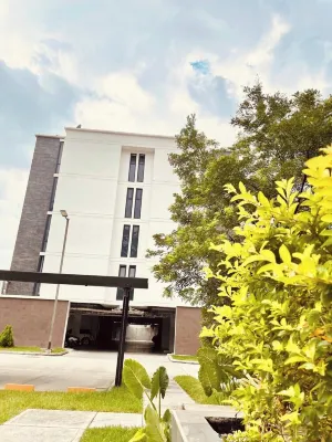 Spacious 3-bedroom apartment with WiFi and AC in welcoming San Pedro Sula Hotel a 