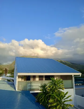 Independent 1BR Apartment, 5 min walk to the beach, restaurants and shops Hotels in Punaauia