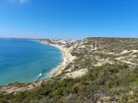 New villa with pool in Salema  Ideal location  lovely sea and countryside views. Hotels in Salema