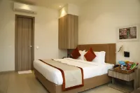 Hotel the Royal Vista Hotels near Neelkanth Mahadev temple