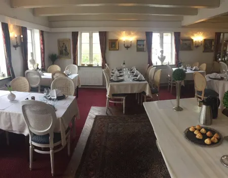 Rudbøl Grænsekro Отели в г. Hojer