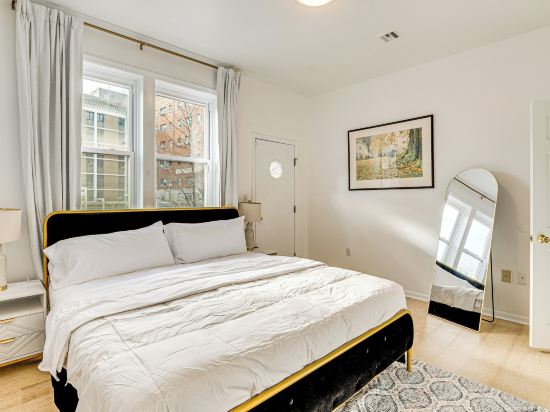 Near Prudential Center, Metlife: Extended-stay Hub