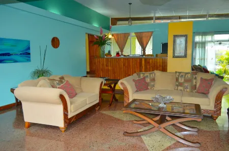 Shalom House Отели рядом с достопримечательностью «Yerettê - Home of the Hummingbird»