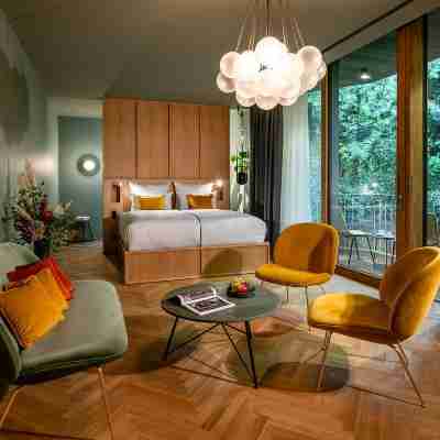 La Maison Hotel Rooms