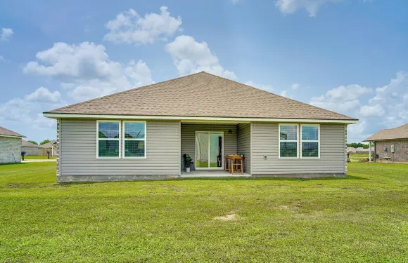 距離艾弗裏島12英里：寬敞的家庭住宅！