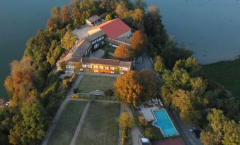 Logis Hotels Domaine du Châtelard