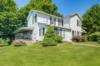 Country Home w/ Fishing Ponds Near Canadohta Lake - parking