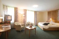 Hotel & Restaurant Dornweiler Hof Hotels in Vohringen