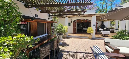 De Leeuwenhof Estate