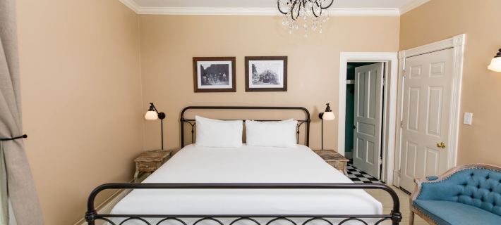 Pine Cottage Bed & Breakfast Hotels in Mackinac County