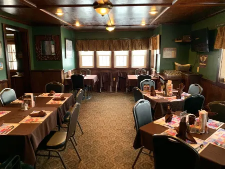 Fred's Inn Restaurant & Lodging