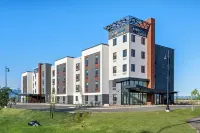 Everhome Suites Portsmouth - Newington Hotel di Durham