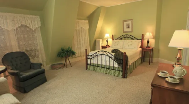 ฟูลเลอร์ตัน อินน์ โรงแรมใน