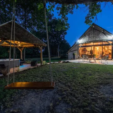 La Grange de Léonie, Chambres d'hôtes Avec Piscine et Spa