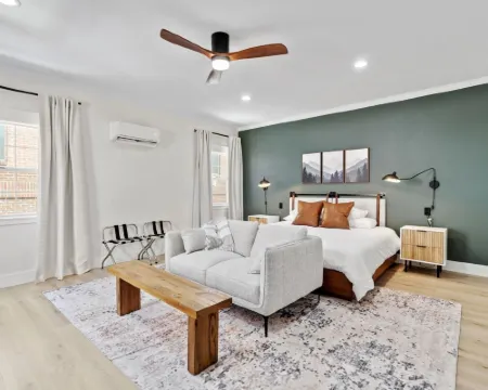 27 on Park Boutique Hotel & Venue Hotels in Lumpkin County