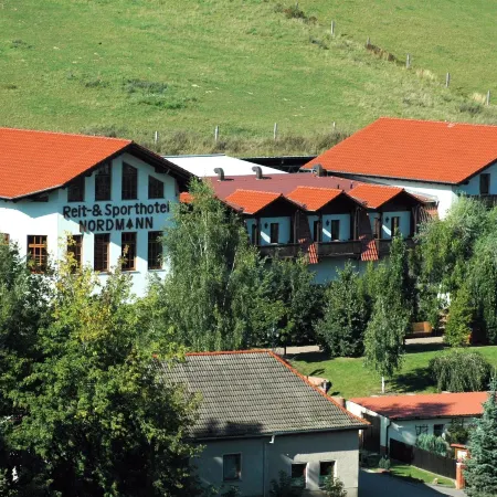Reit-Und Sporthotel Nordmann Отели в г. Штангероде