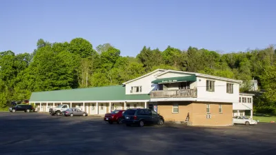 Countryside Motel Hotels near Canopus Lake Beach