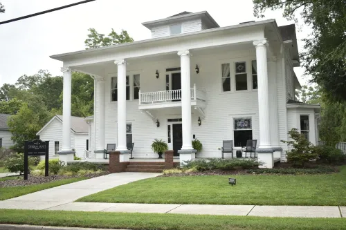 Sparrow Grove Manor Hotels in Monroe
