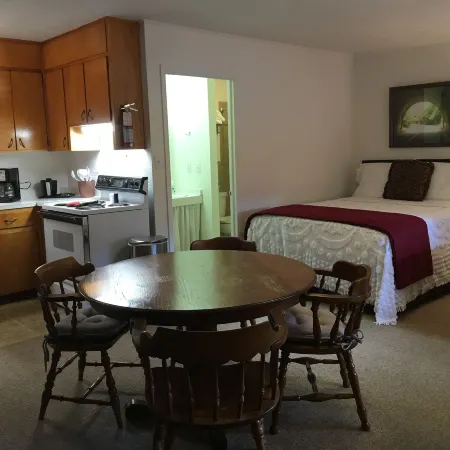 Cardinal Inn