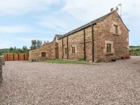 Rose Hips Barn - parking
