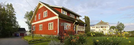 Old Iron Inn Bed and Breakfast