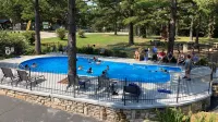 Country Mountain Inn - Pools