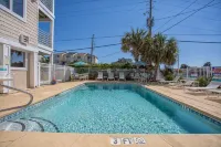 Sandpeddler Inn and Suites - Rooftop Pools
