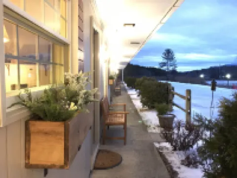 Brittany Motel Hotels in Manchester