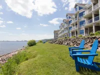 Beacon Pointe on Lake Superior Hotels in Duluth