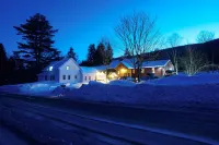 MAD River Barn Hotels in Waitsfield