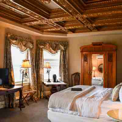 The Sayre Mansion Rooms