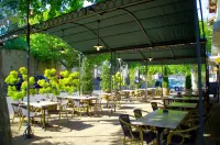 Hôtel Restaurant la Promenade Hotels in Florimont-Gaumier