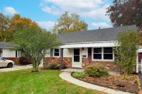 8 Mi to Lake Eerie & Dtwn Toledo! Peaceful Cottage - homestay