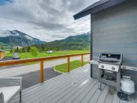 Quiet Alpine Hideaway w/ Panoramic Mountain Views! Hotels in Alpine