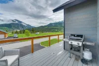 Quiet Alpine Hideaway w/ Panoramic Mountain Views! - Homestays