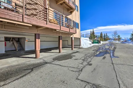 Near Hiking: Mtn-View Condo in Silverthorne!