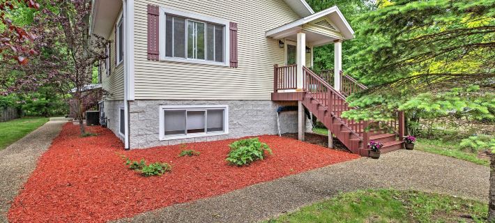 Hot Tub, Deck & Backyard: Cozy Union Pier House! Hotele w: Chikaming Township