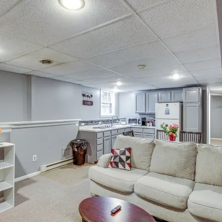 Shawnee Vacation Rental ~ 11 Mi to Kansas City!