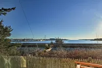 Steps to Cape Cod Canal Pet-Friendly Home - parking
