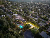 Top Olympus Luxury Estate Spa+Pool+Pickleball+More by RedAwning Hotels in Holladay