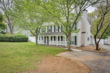 Spacious Norcross Home ~ 21 Mi to Downtown Atlanta