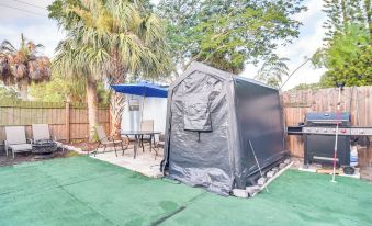 Remodeled Seminole Apt and Yard 3 Mi to Beach!