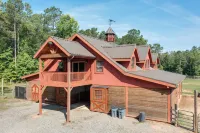 Barn-Style Georgia Vacation Rental - Pet Friendly! - Apartments
